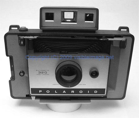polaroid 320 land camera - closed